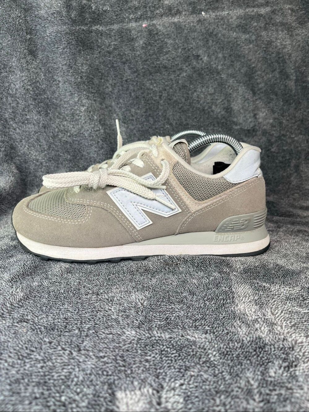 New Balance 574 Classic Core Grey White Women's Size US 8 (B) WL574EG